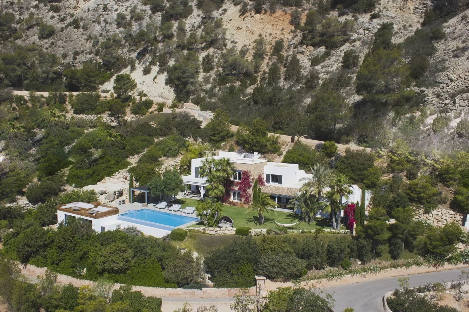 6 quarto Moradia para arrendamento para férias em Es Cubells com piscina Garagem - 19 950 € (Ref: 8659807)