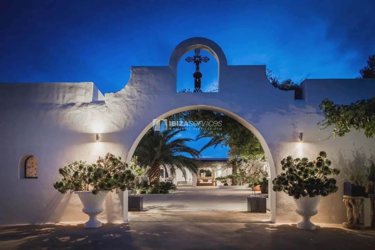 6 sypialnia Willa na kwatery wakacyjne w Miasto Ibiza / Eivissa z garażem - 14 980 € (Ref: 8659808)