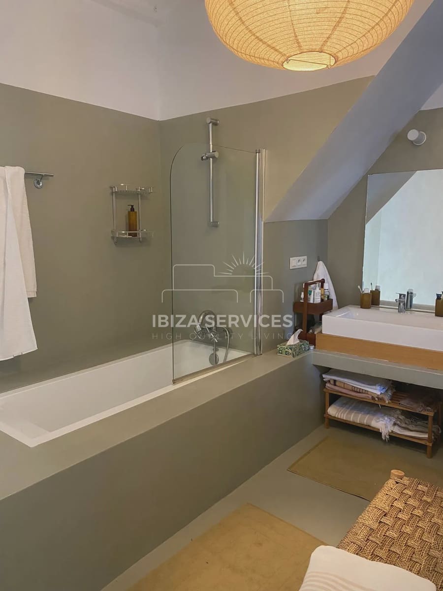 2 bedroom Apartment for sale in Ibiza / Eivissa town - € 1,050,000 (Ref: 8659809)