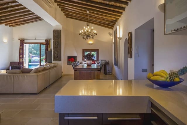 4 slaapkamer Finca/Landhuis voor vakantieverhuur in Santa Gertrudis de Fruitera, Santa Eulalia / Santa Eularia - € 3.990 (Ref: 8659813)