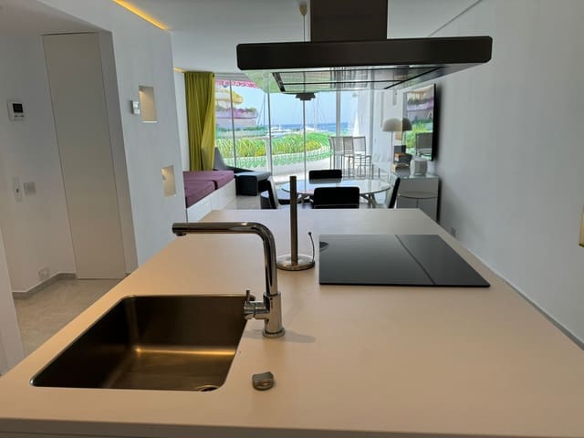 1 slaapkamer Appartement te huur in Ibiza dorp met zwembad garage - € 3.250 (Ref: 8659836)