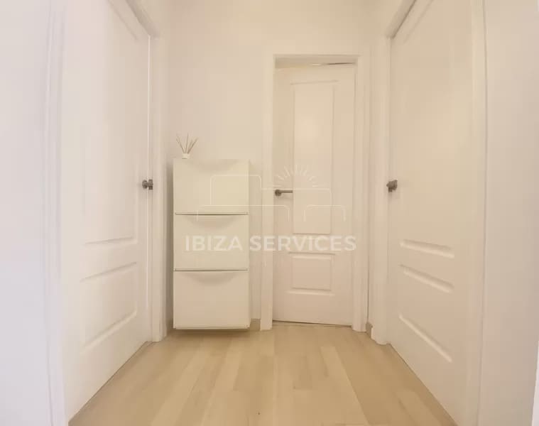 2 soveværelse Lejlighed til salg i Playa d'en Bossa med swimmingpool - € 490.000 (Ref: 8659837)