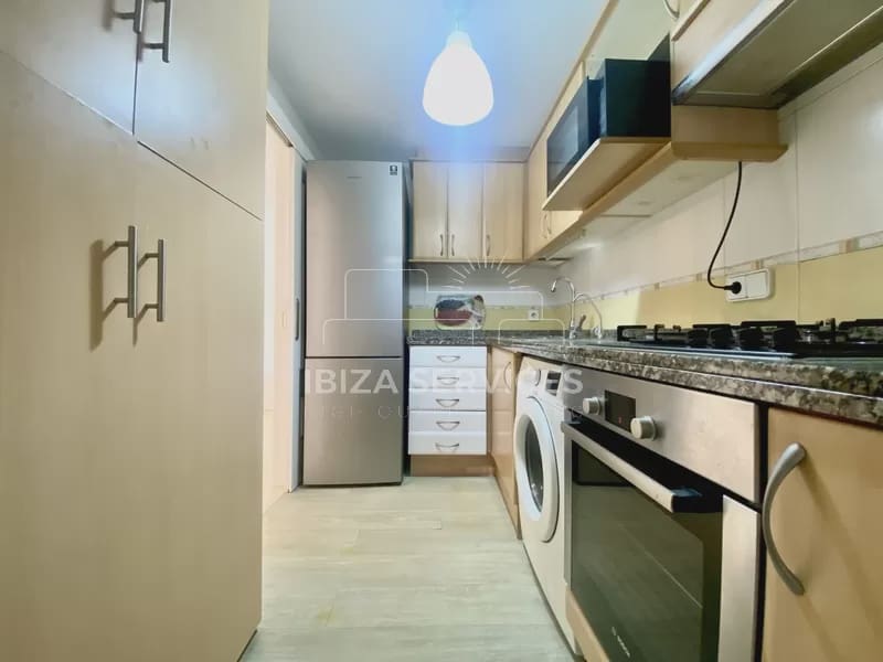 2 soveværelse Lejlighed til salg i Playa d'en Bossa med swimmingpool - € 490.000 (Ref: 8659837)