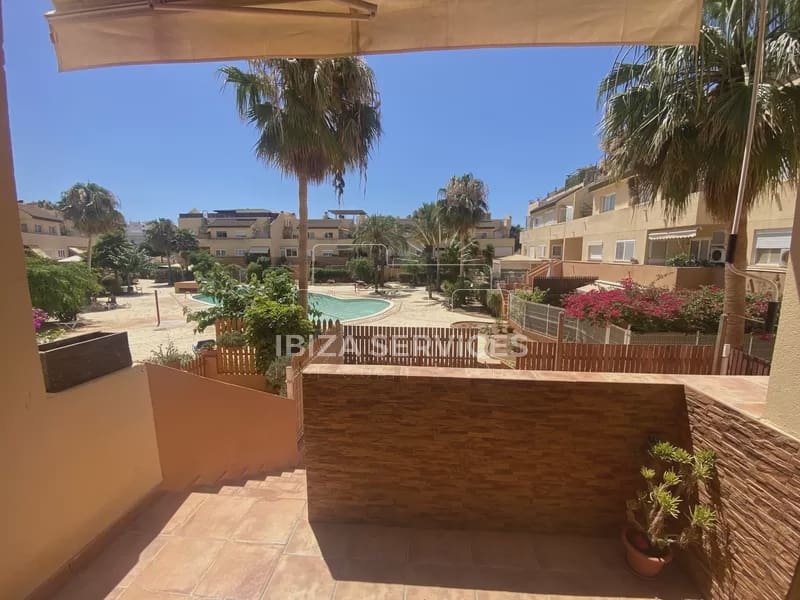 2 soveværelse Lejlighed til salg i Playa d'en Bossa med swimmingpool - € 490.000 (Ref: 8659837)