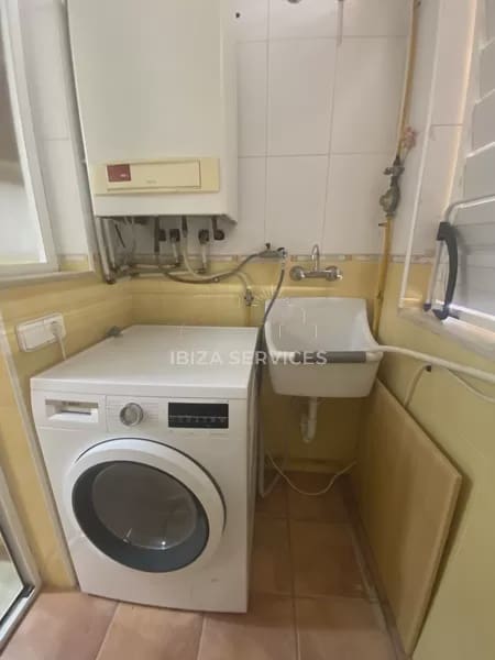 2 soveværelse Lejlighed til salg i Playa d'en Bossa med swimmingpool - € 490.000 (Ref: 8659837)