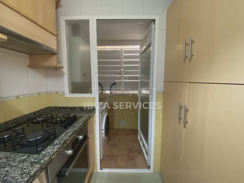 2 soveværelse Lejlighed til salg i Playa d'en Bossa med swimmingpool - € 490.000 (Ref: 8659837)