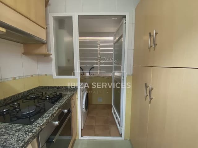 2 soveværelse Lejlighed til salg i Playa d'en Bossa, San Jose / Sant Josep de Sa Talaia med swimmingpool - € 490.000 (Ref: 8659837)