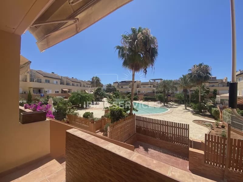 2 soveværelse Lejlighed til salg i Playa d'en Bossa med swimmingpool - € 490.000 (Ref: 8659837)