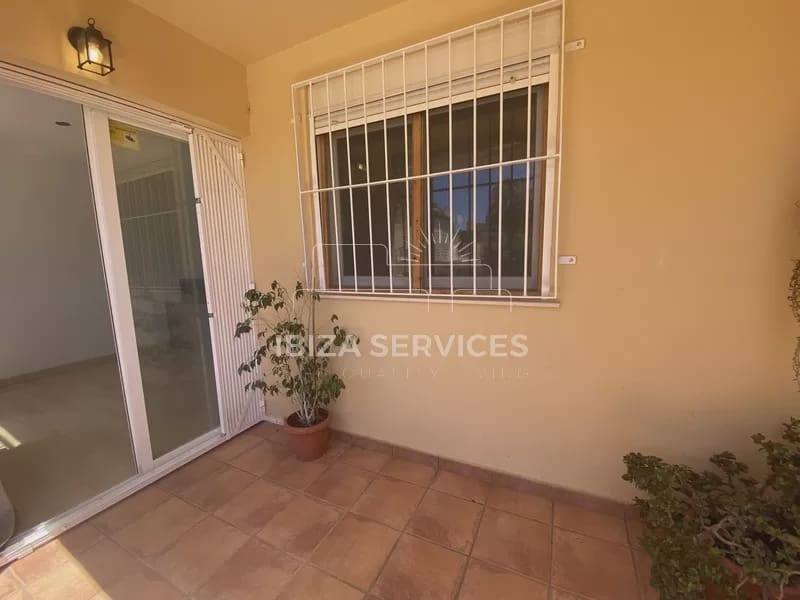 2 soveværelse Lejlighed til salg i Playa d'en Bossa med swimmingpool - € 490.000 (Ref: 8659837)