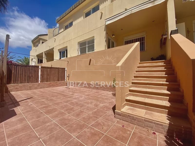 2 soveværelse Lejlighed til salg i Playa d'en Bossa med swimmingpool - € 490.000 (Ref: 8659837)