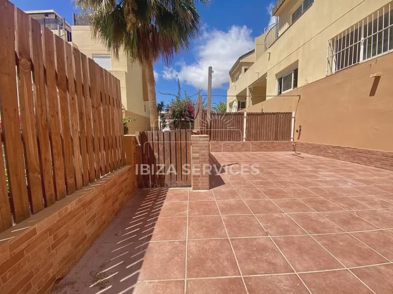 2 soveværelse Lejlighed til salg i Playa d'en Bossa med swimmingpool - € 490.000 (Ref: 8659837)