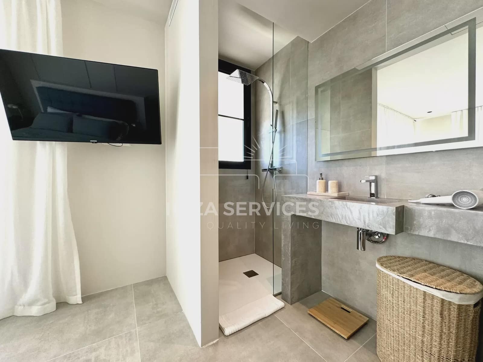 3 bedroom Villa for rent in Talamanca with pool garage - € 10,000 (Ref: 8659839)