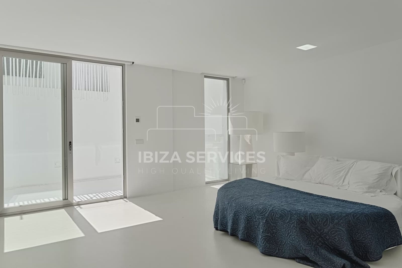 6 slaapkamer Villa voor vakantieverhuur in Es Cubells met zwembad - € 19.278 (Ref: 8659843)