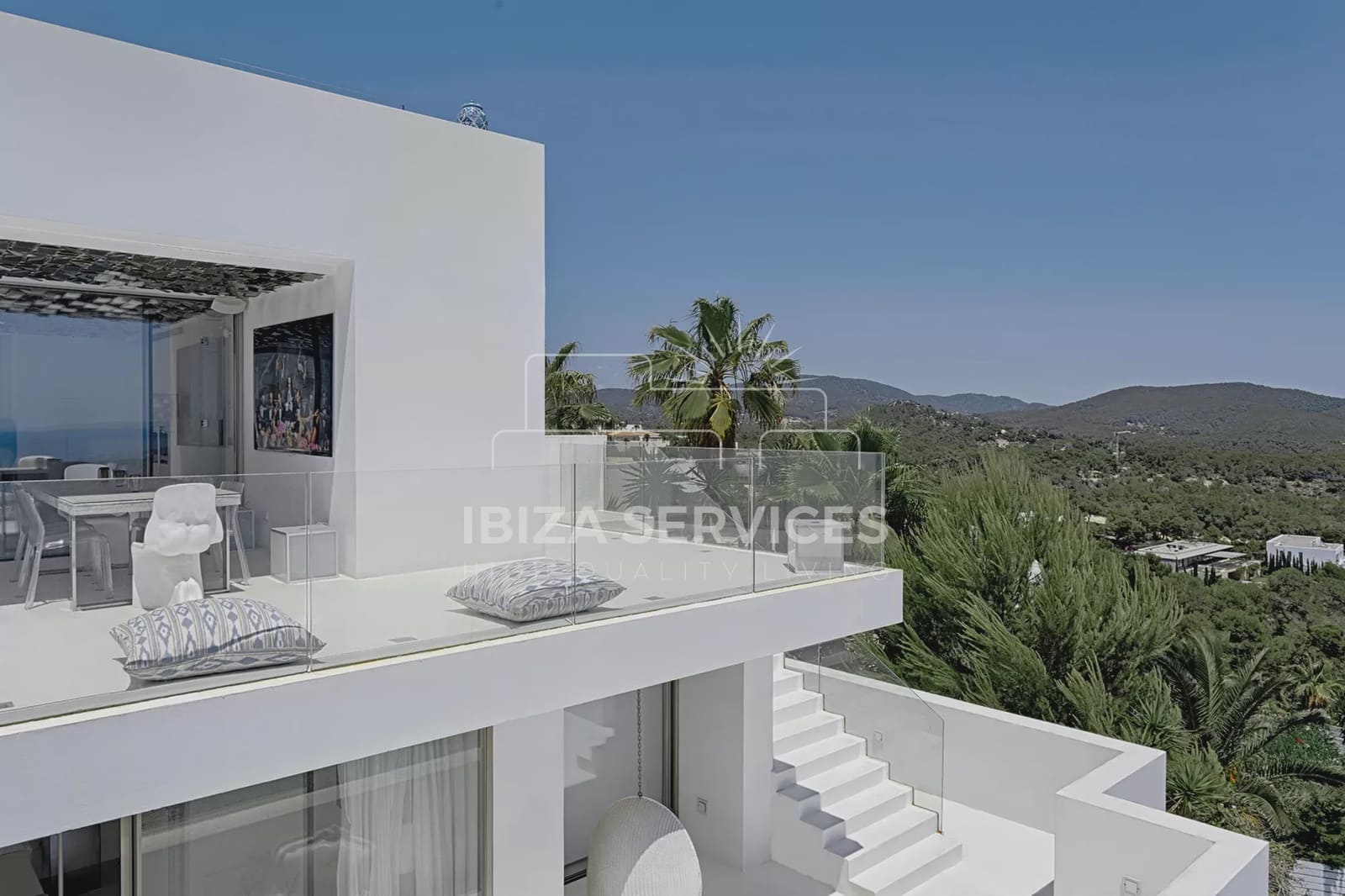 6 slaapkamer Villa voor vakantieverhuur in Es Cubells met zwembad - € 19.278 (Ref: 8659843)