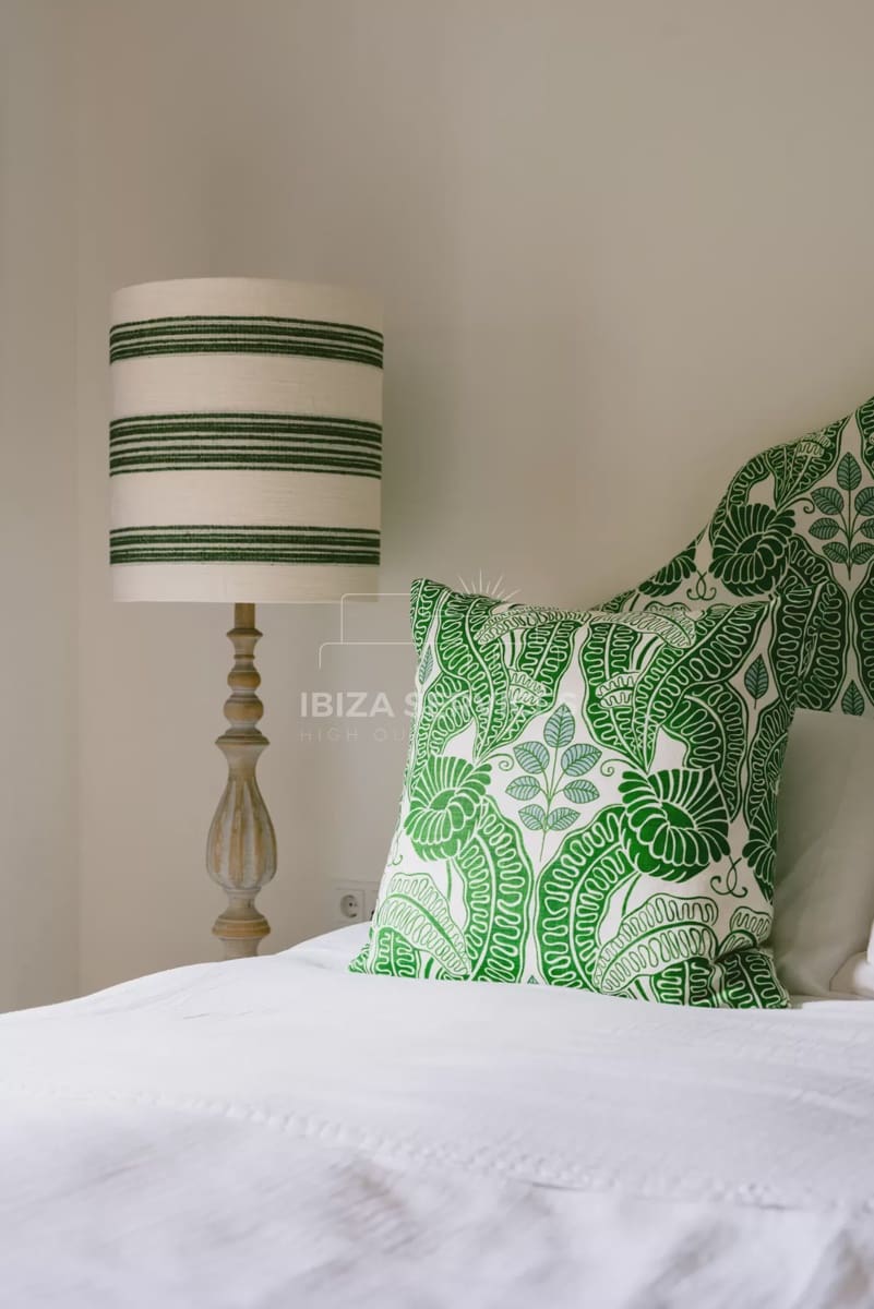 4 soveværelse Villa til leje i Cala Conta med swimmingpool garage - € 50.000 (Ref: 8659844)