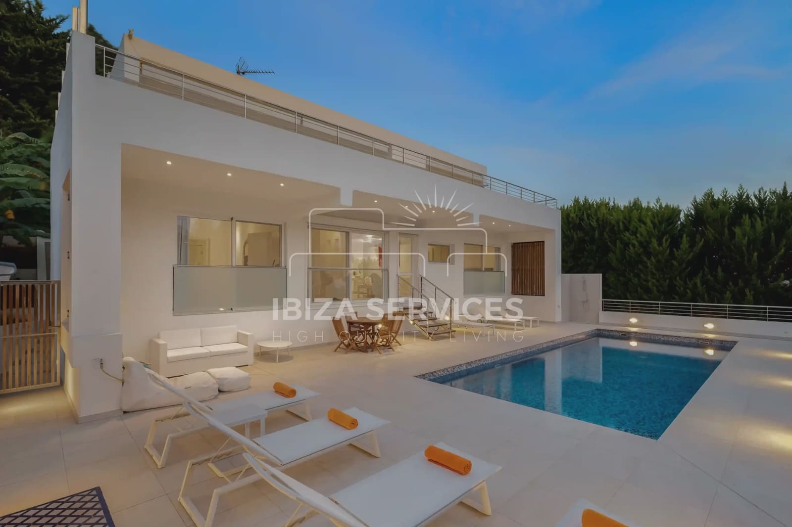 5 slaapkamer Villa voor vakantieverhuur in Can Furnet met zwembad garage - € 8.400 (Ref: 8659851)