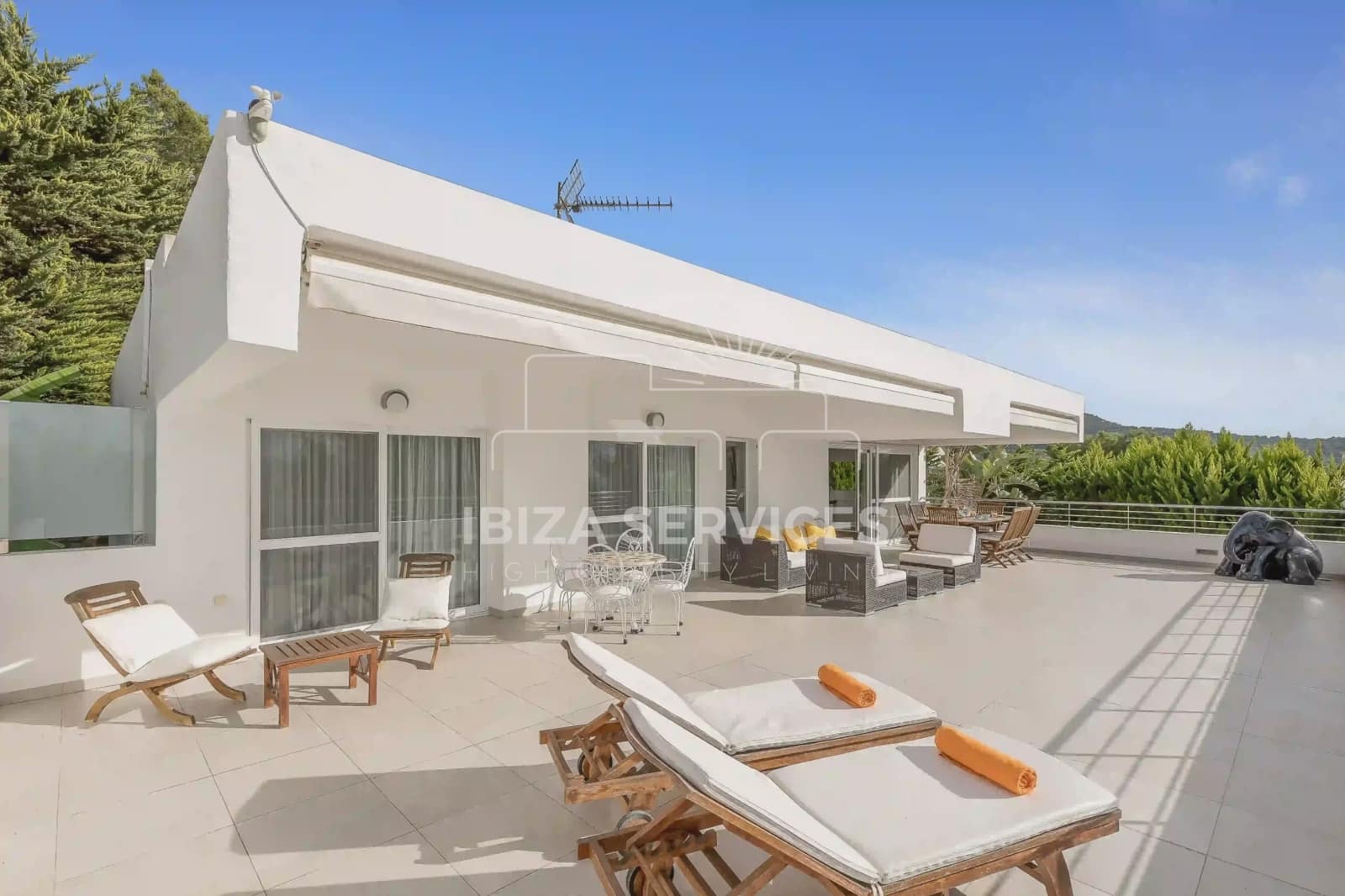 5 slaapkamer Villa voor vakantieverhuur in Can Furnet met zwembad garage - € 8.400 (Ref: 8659851)