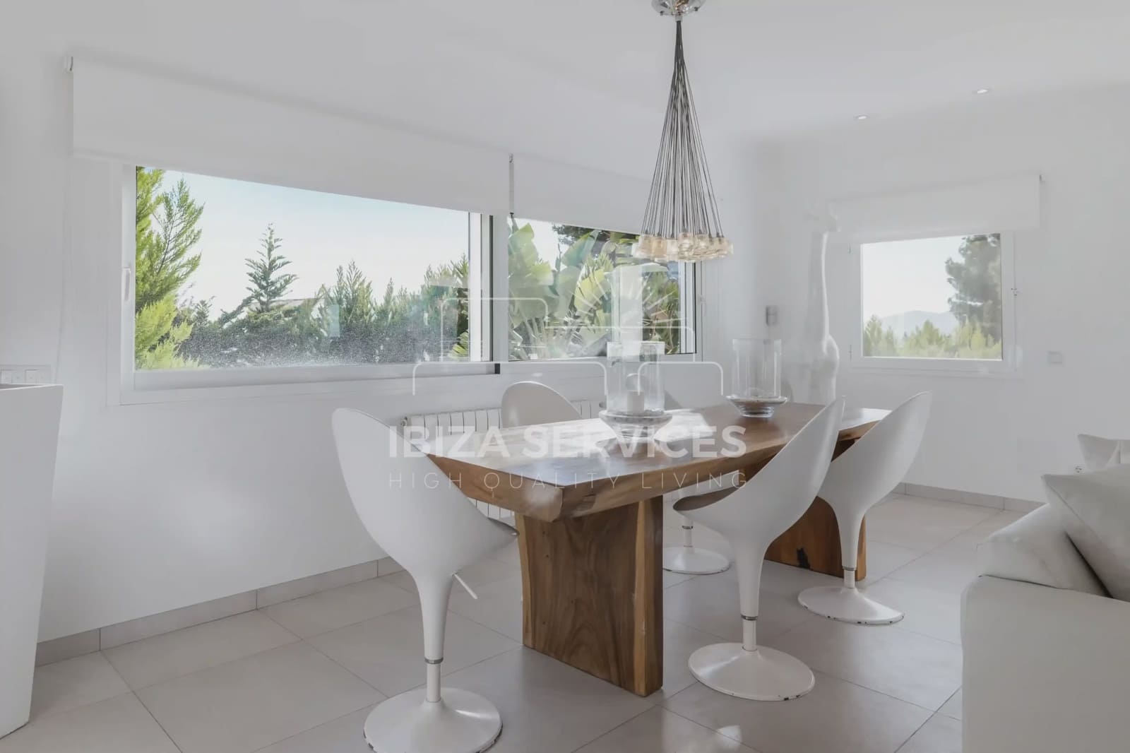 5 slaapkamer Villa voor vakantieverhuur in Can Furnet met zwembad garage - € 8.400 (Ref: 8659851)