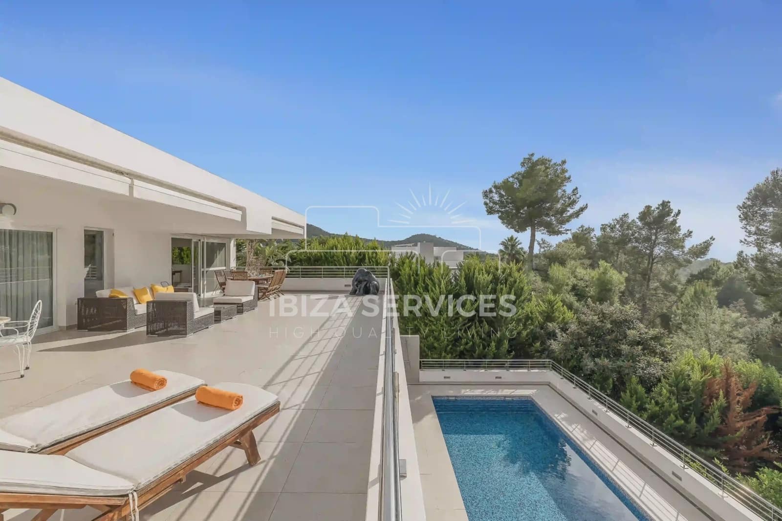 5 slaapkamer Villa voor vakantieverhuur in Can Furnet met zwembad garage - € 8.400 (Ref: 8659851)