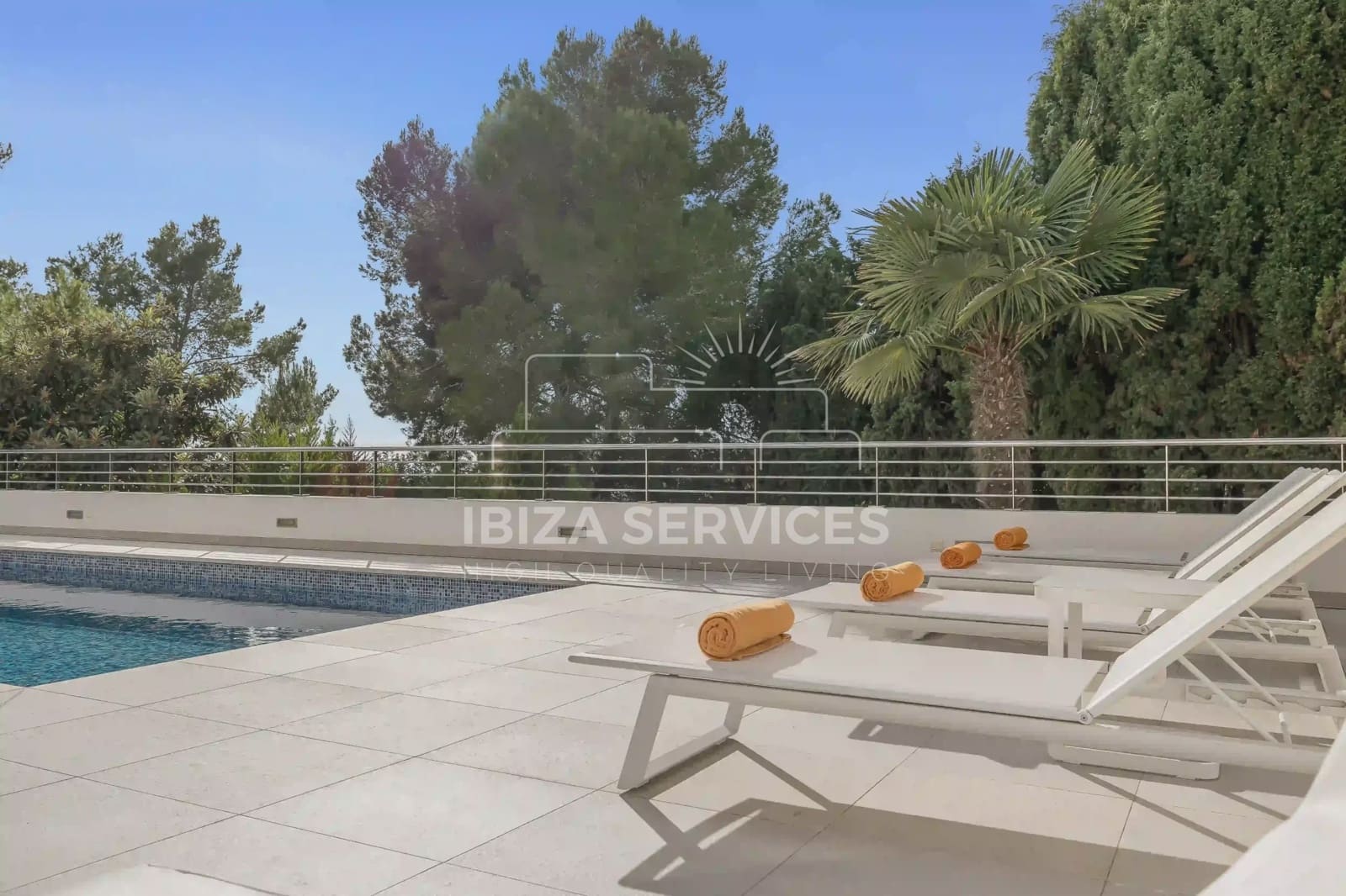 5 slaapkamer Villa voor vakantieverhuur in Can Furnet met zwembad garage - € 8.400 (Ref: 8659851)