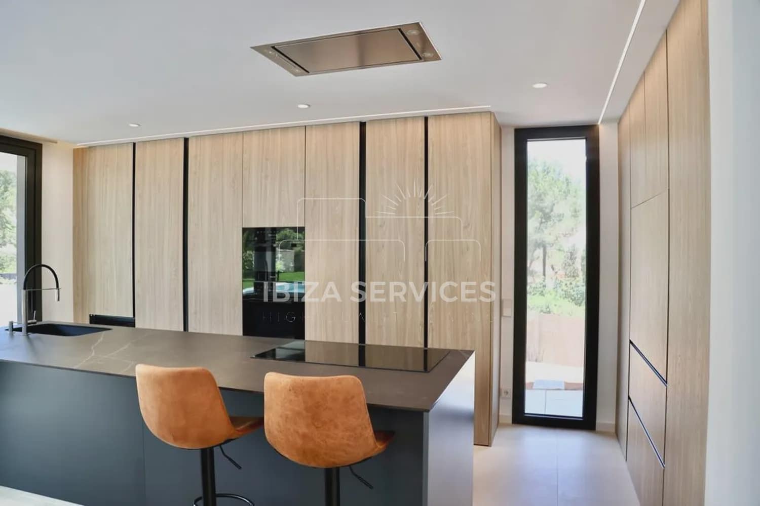 5 sypialnia Willa na sprzedaż w Roca Llisa z basenem garażem - 2 950 000 € (Ref: 8659852)