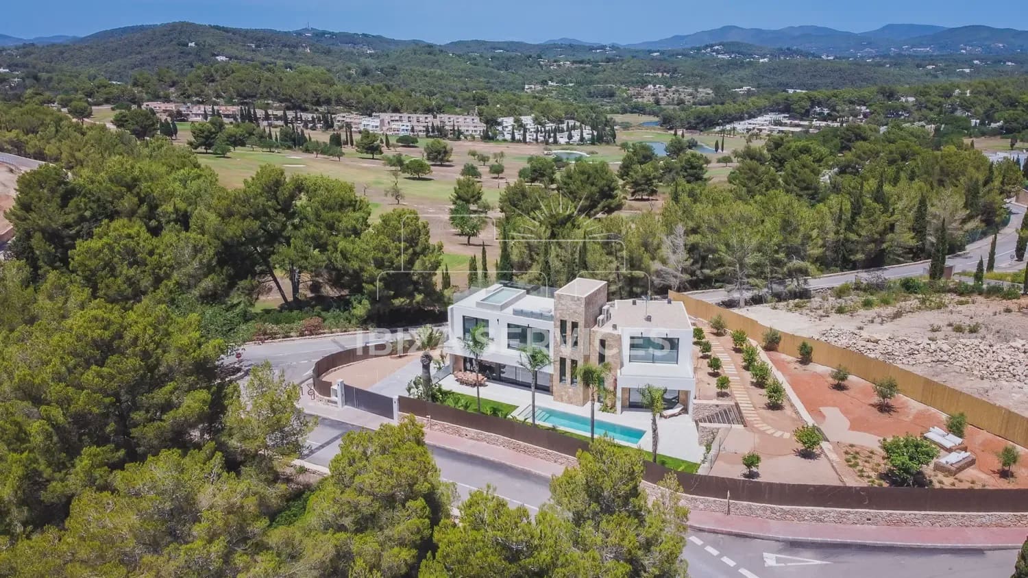 5 sypialnia Willa na sprzedaż w Roca Llisa z basenem garażem - 2 950 000 € (Ref: 8659852)