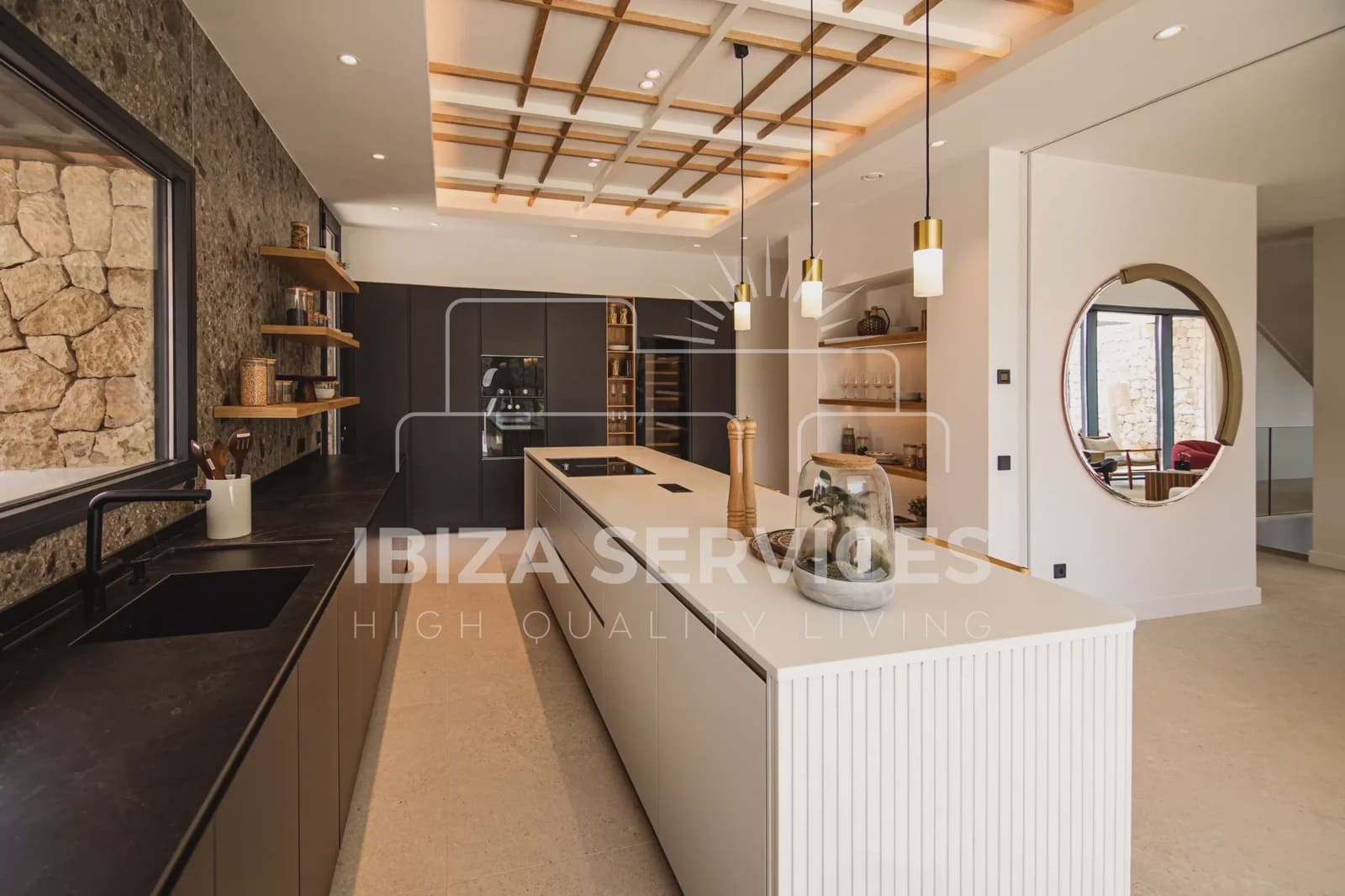 5 soverom Villa til salgs i Roca Llisa med svømmebasseng garasje - € 3 800 000 (Ref: 8659853)