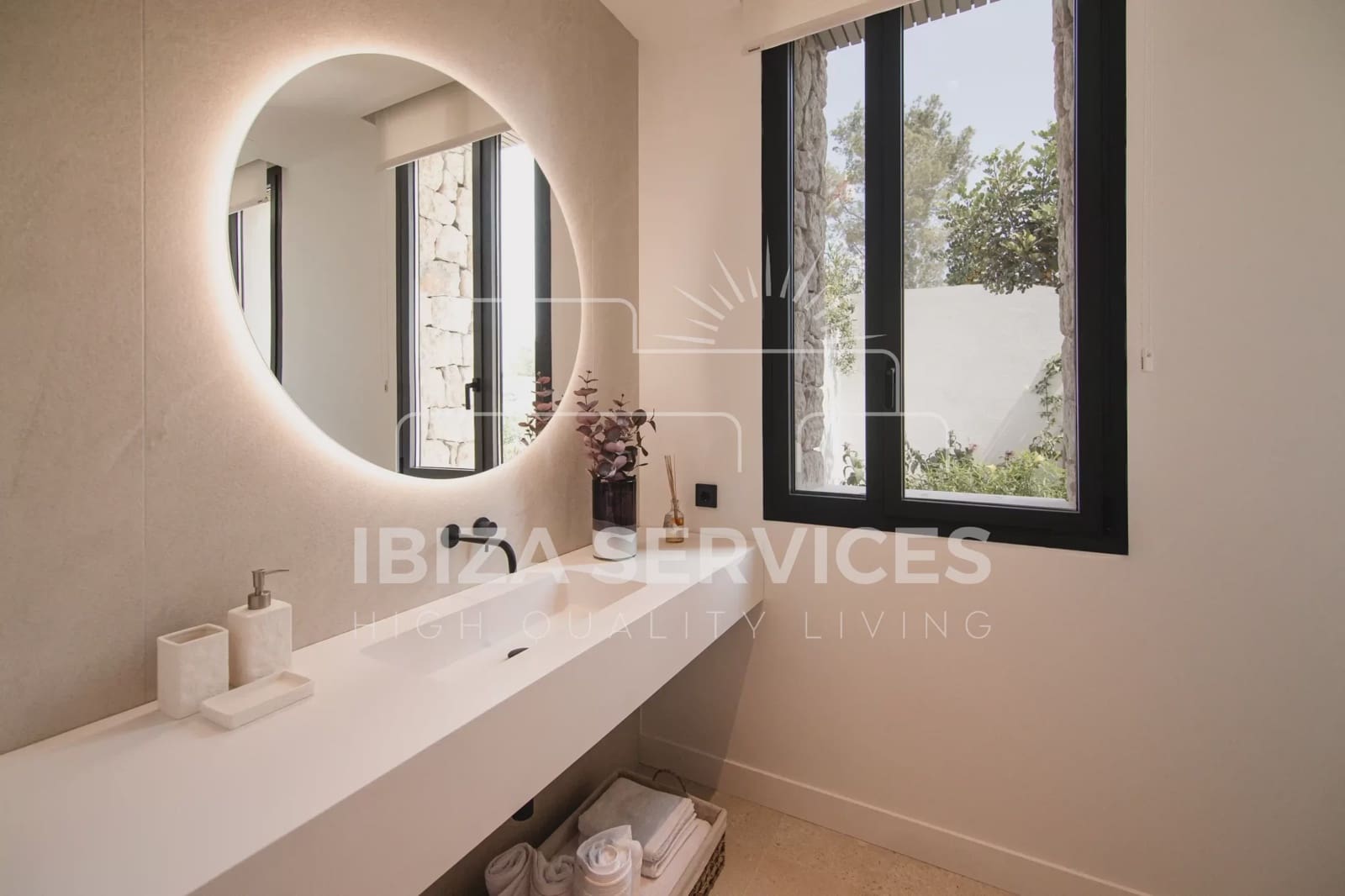 5 soverom Villa til salgs i Roca Llisa med svømmebasseng garasje - € 3 800 000 (Ref: 8659853)