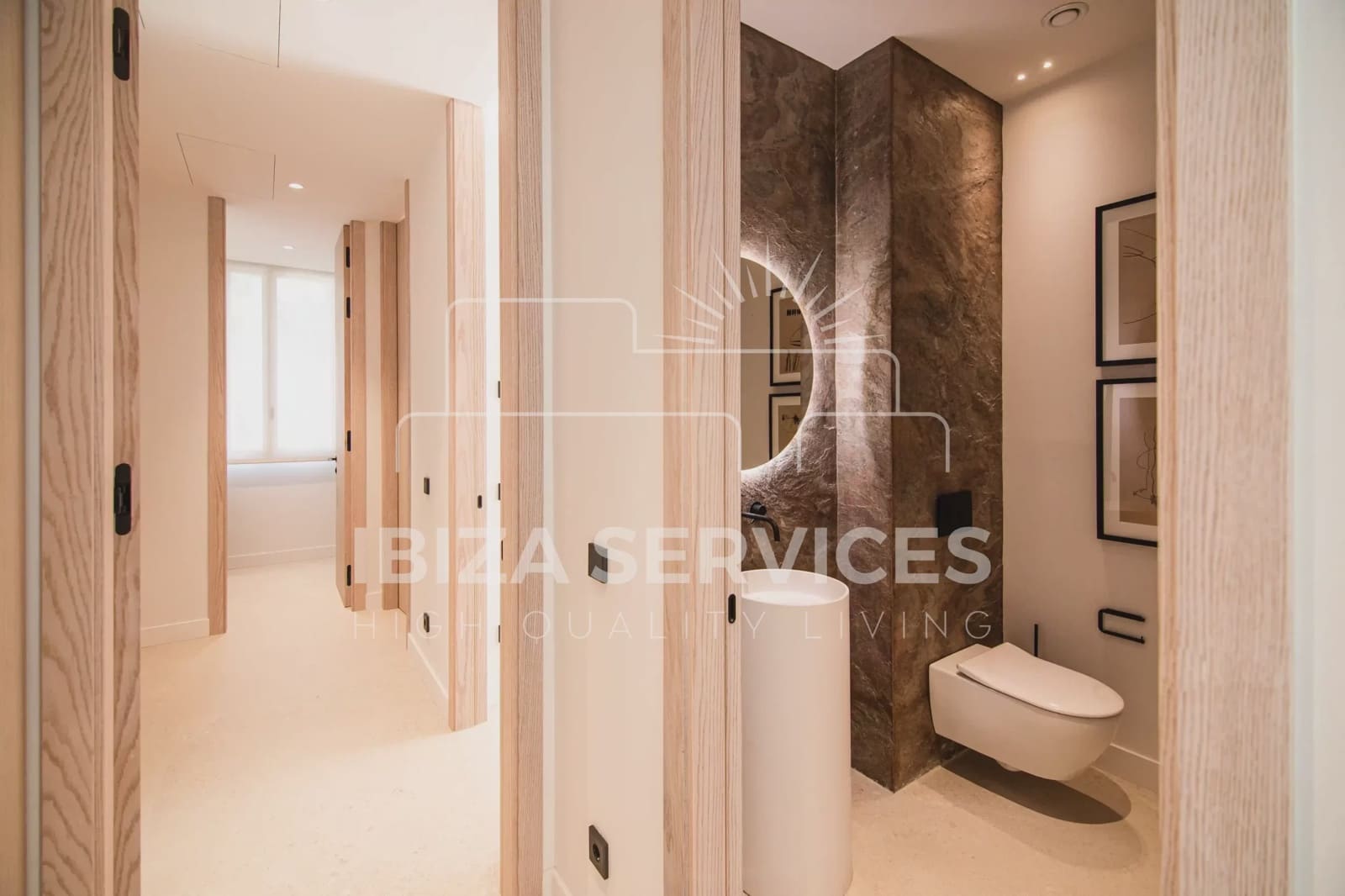 5 soverom Villa til salgs i Roca Llisa med svømmebasseng garasje - € 3 800 000 (Ref: 8659853)