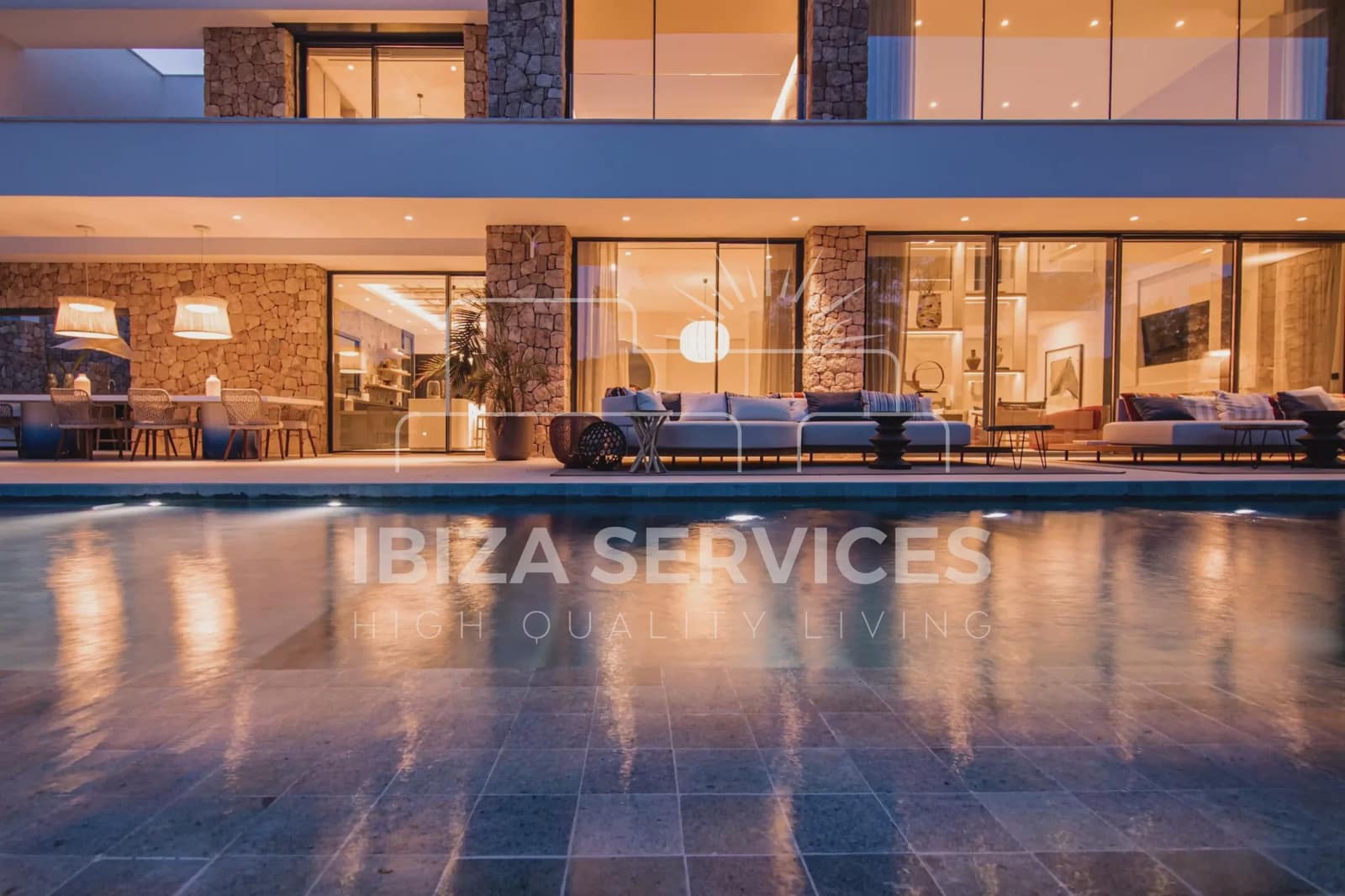 5 soverom Villa til salgs i Roca Llisa med svømmebasseng garasje - € 3 800 000 (Ref: 8659853)