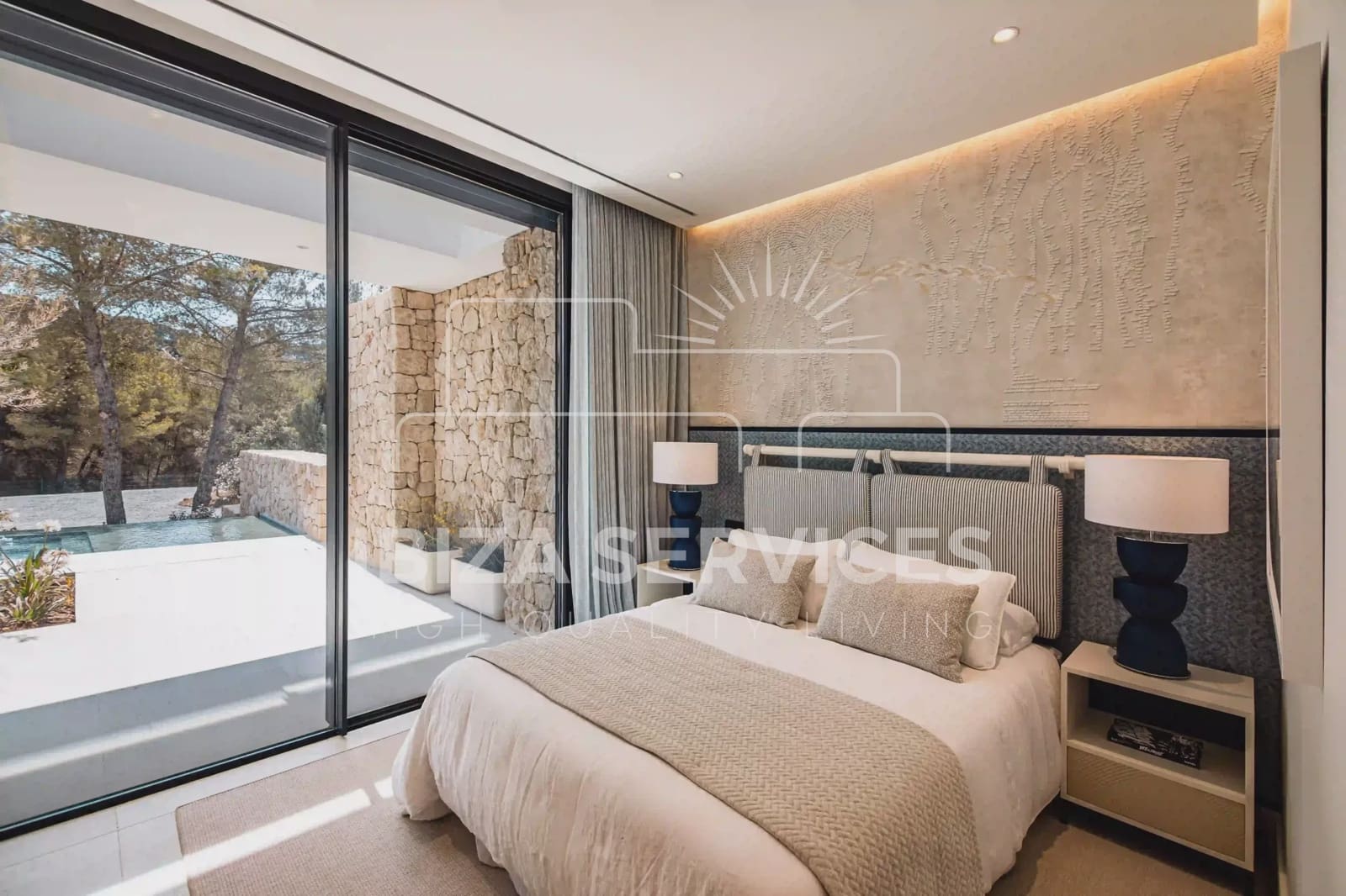 5 soverom Villa til salgs i Roca Llisa med svømmebasseng garasje - € 3 800 000 (Ref: 8659853)