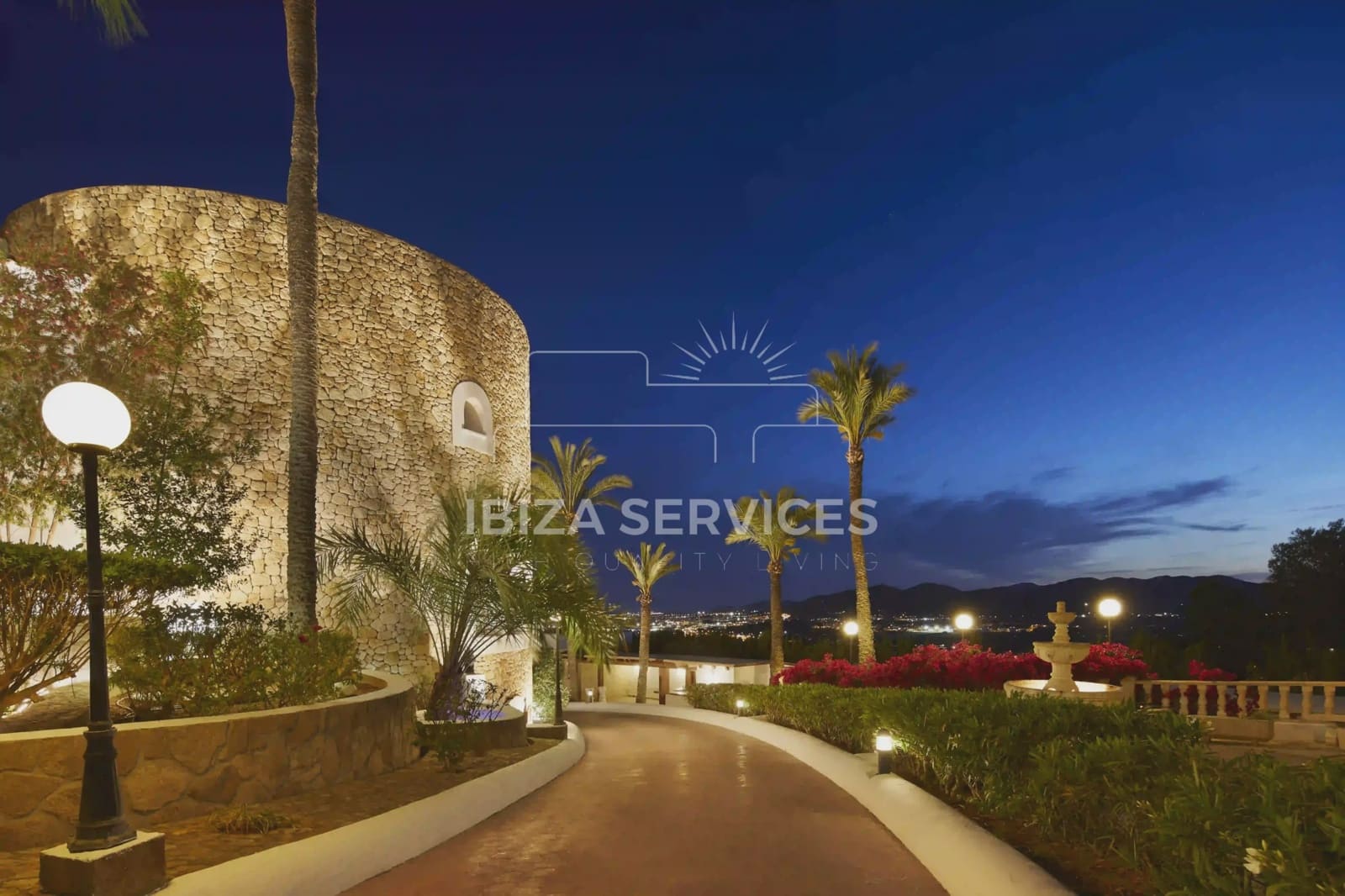 7 Zimmer Ferienvilla in Nuestra Senora de Jesus mit Pool Garage - 31.395 € (Ref: 8814165)