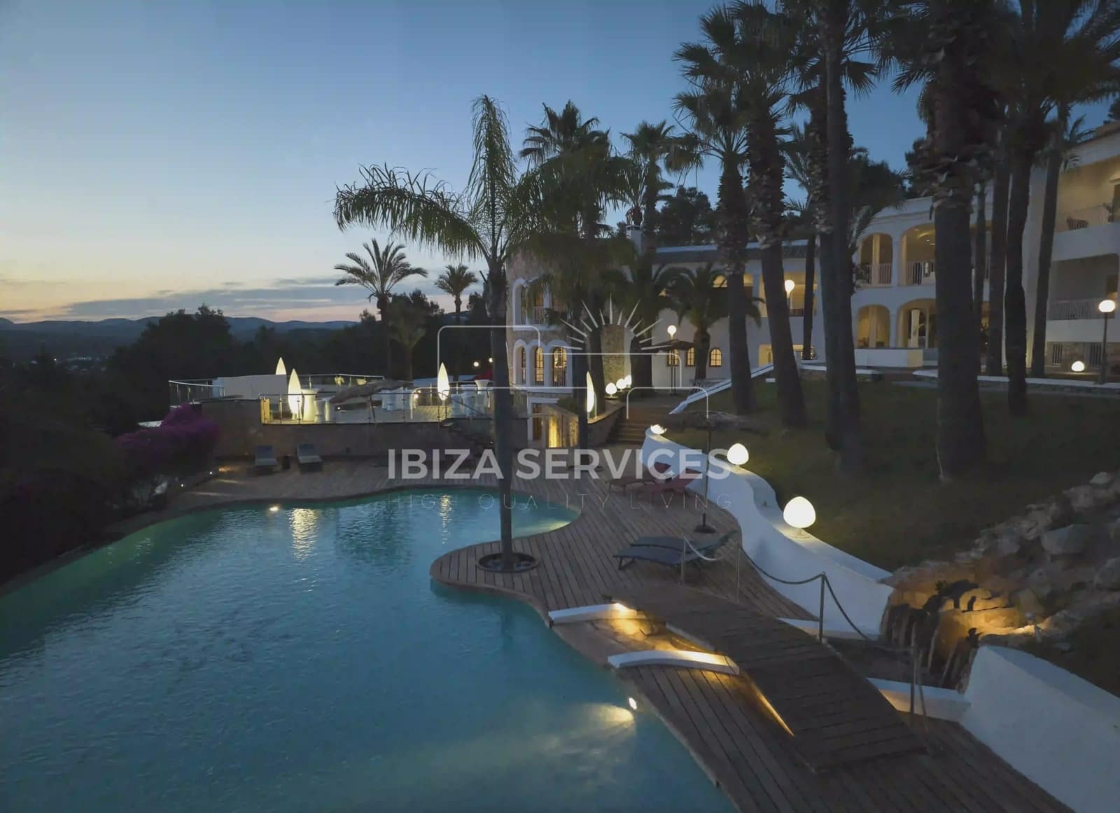 7 Zimmer Ferienvilla in Nuestra Senora de Jesus mit Pool Garage - 31.395 € (Ref: 8814165)