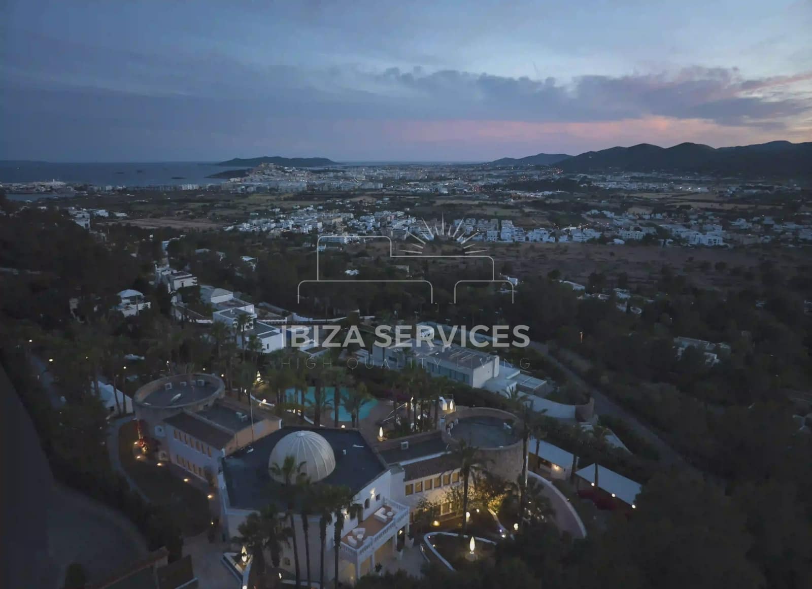 7 Zimmer Ferienvilla in Nuestra Senora de Jesus mit Pool Garage - 31.395 € (Ref: 8814165)