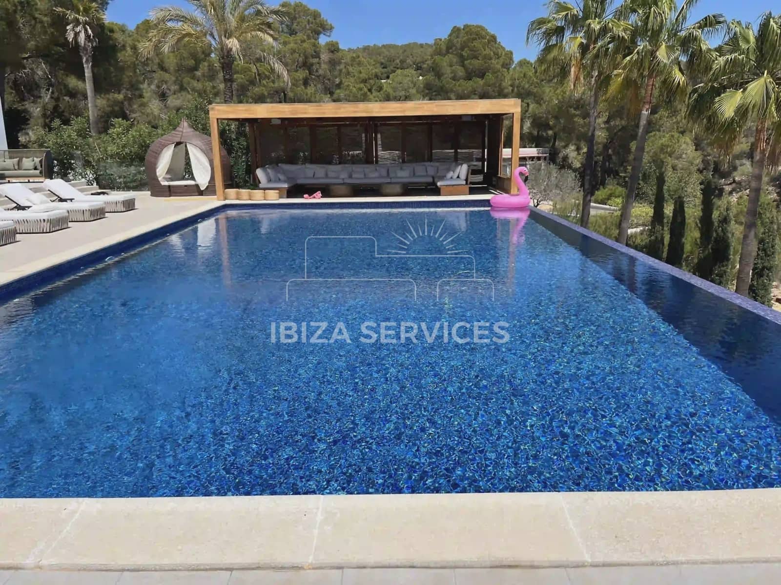 5 slaapkamer Villa voor vakantieverhuur in Es Cubells met zwembad garage - € 10.997 (Ref: 8814314)