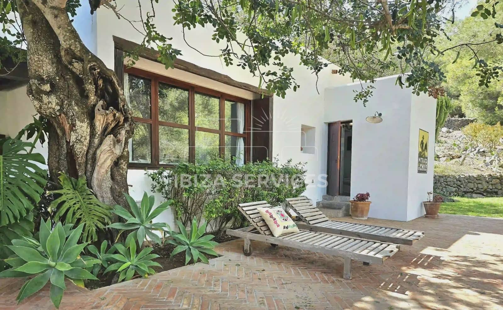 6 soverom Villa til salgs i Ibiza by med svømmebasseng garasje - € 8 050 (Ref: 8814315)