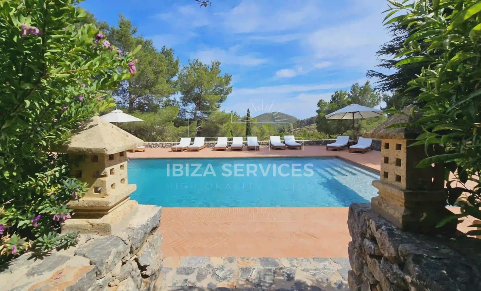 6 soverom Villa til salgs i Ibiza by med svømmebasseng garasje - € 8 050 (Ref: 8814315)