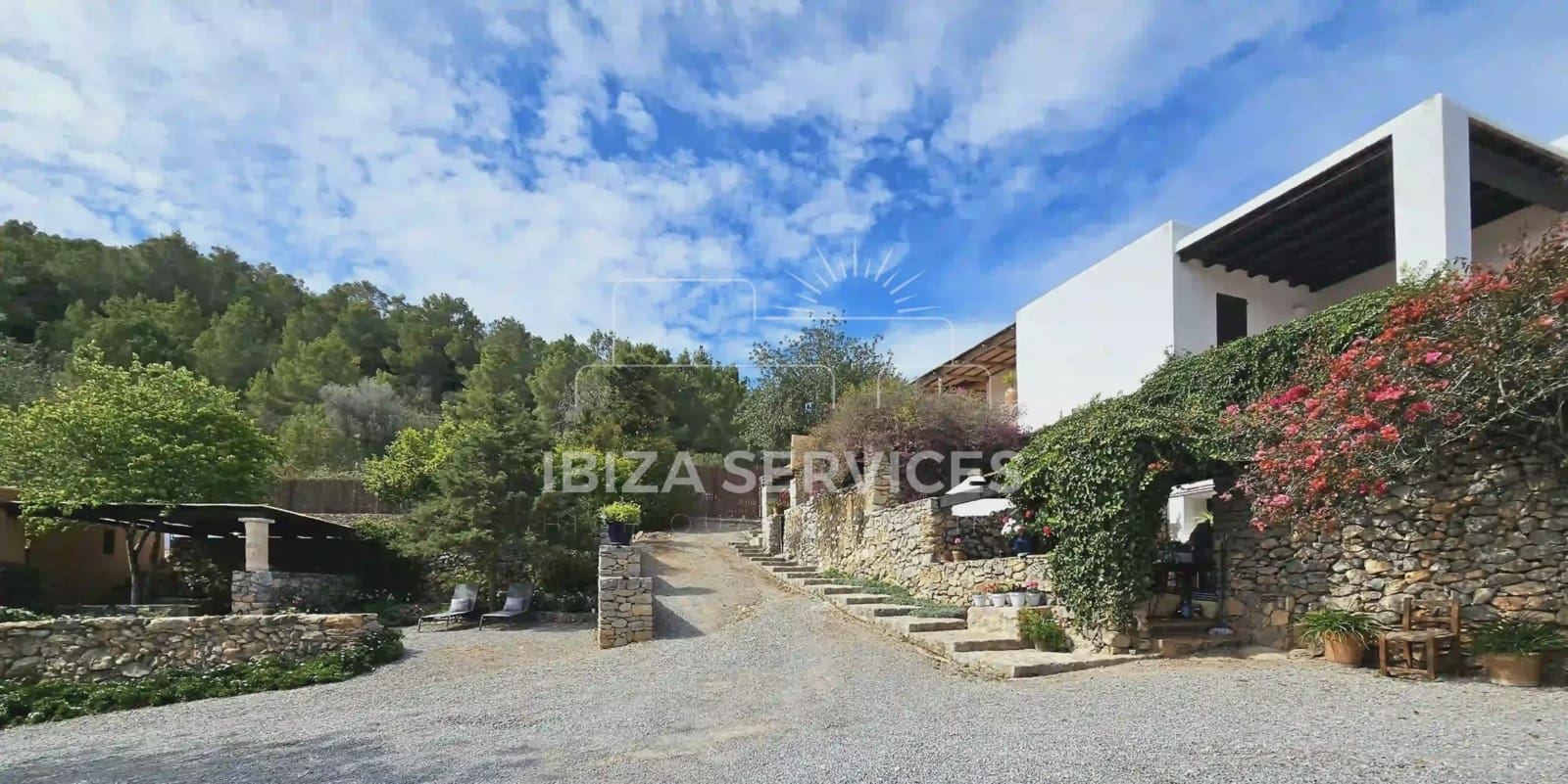 6 soverom Villa til salgs i Ibiza by med svømmebasseng garasje - € 8 050 (Ref: 8814315)