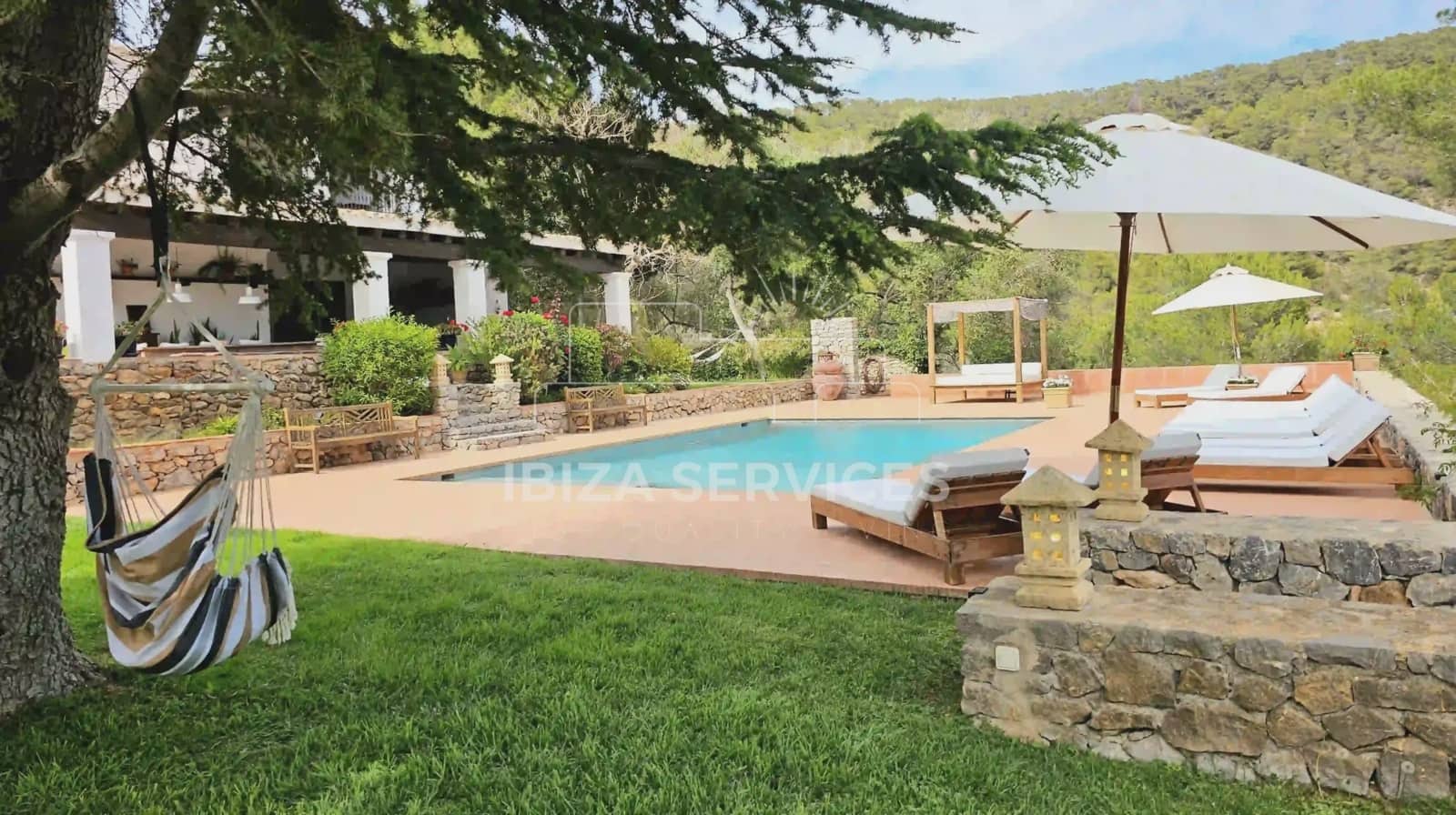 6 soverom Villa til salgs i Ibiza by med svømmebasseng garasje - € 8 050 (Ref: 8814315)