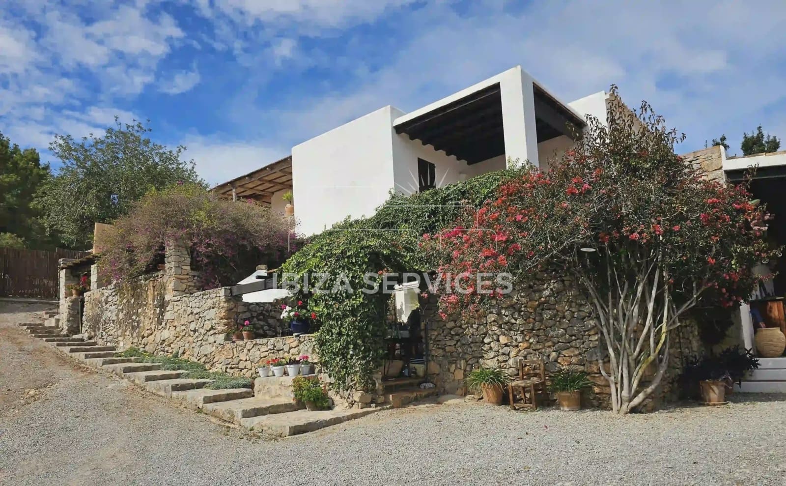 6 soverom Villa til salgs i Ibiza by med svømmebasseng garasje - € 8 050 (Ref: 8814315)