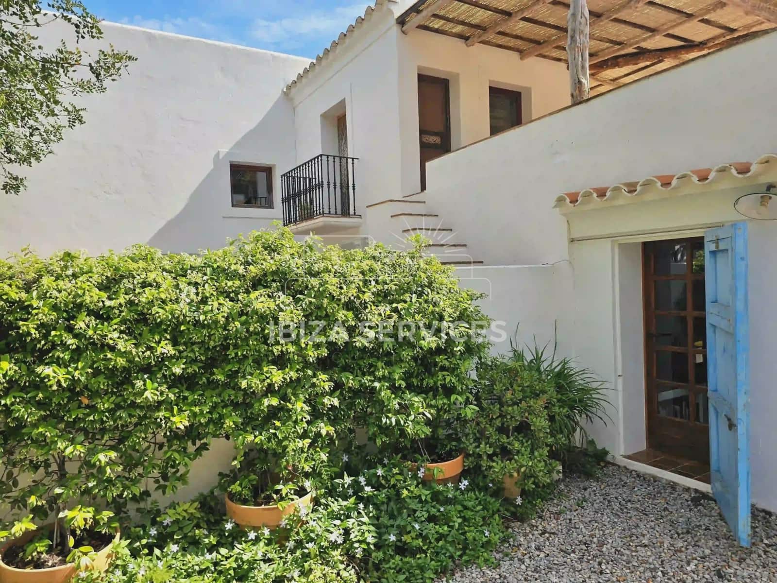 6 soverom Villa til salgs i Ibiza by med svømmebasseng garasje - € 8 050 (Ref: 8814315)