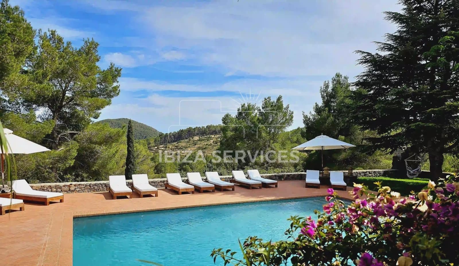 6 soverom Villa til salgs i Ibiza by med svømmebasseng garasje - € 8 050 (Ref: 8814315)