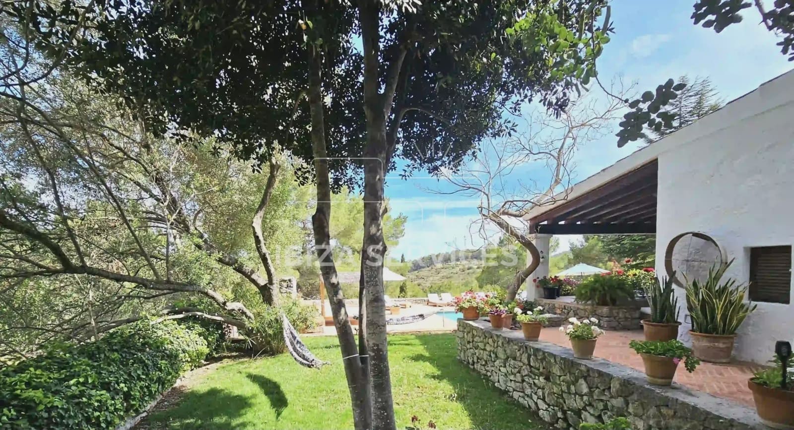 6 soverom Villa til salgs i Ibiza by med svømmebasseng garasje - € 8 050 (Ref: 8814315)