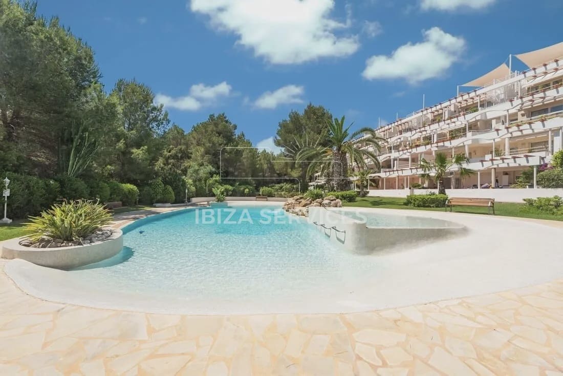 Apartamento de 4 habitaciones en Cala Llenya en alquiler con piscina garaje - 3.500 € (Ref: 8859715)