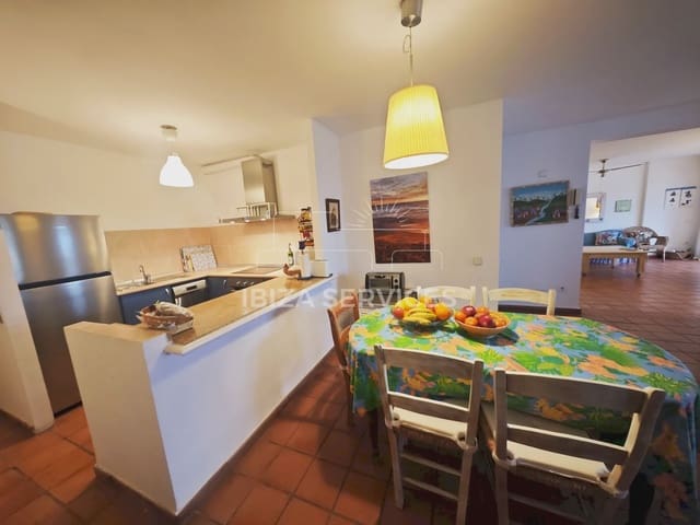 Apartamento de 4 habitaciones en Cala Llenya, Santa Eulalia / Santa Eularia en alquiler con piscina garaje - 3.500 € (Ref: 8859715)