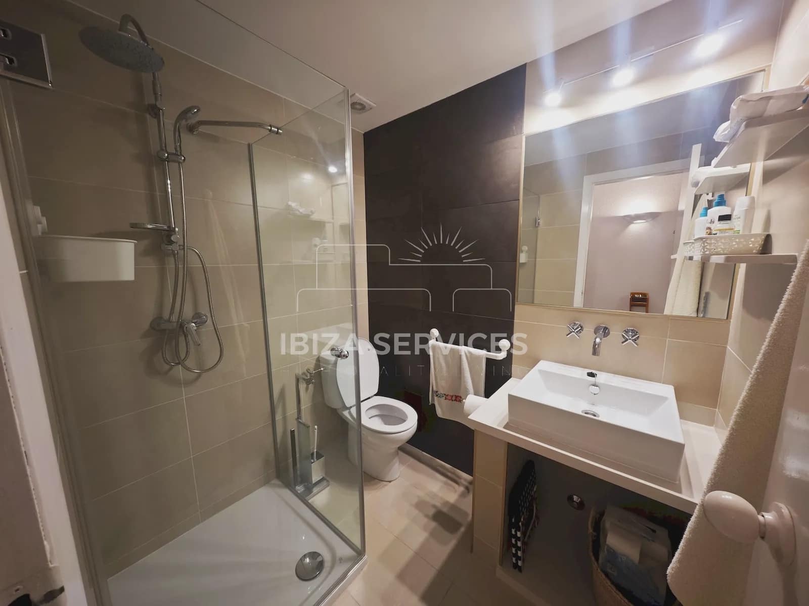 Apartamento de 4 habitaciones en Cala Llenya en alquiler con piscina garaje - 3.500 € (Ref: 8859715)