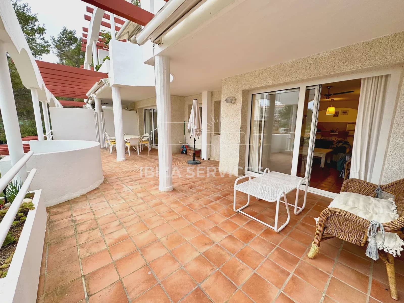 Apartamento de 4 habitaciones en Cala Llenya en alquiler con piscina garaje - 3.500 € (Ref: 8859715)