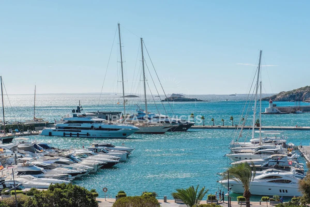 3 slaapkamer Appartement te huur in Talamanca met zwembad garage - € 25.000 (Ref: 8863470)