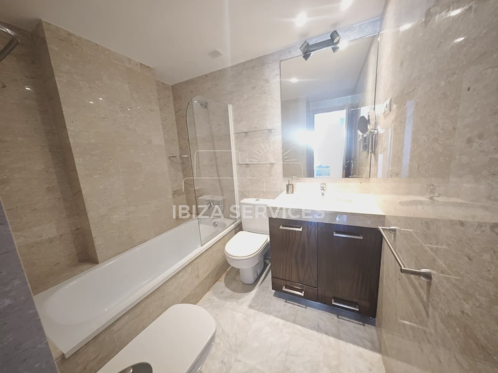 2 bedroom Apartment for rent in Ibiza / Eivissa town with pool garage - € 2,200 (Ref: 8895799)