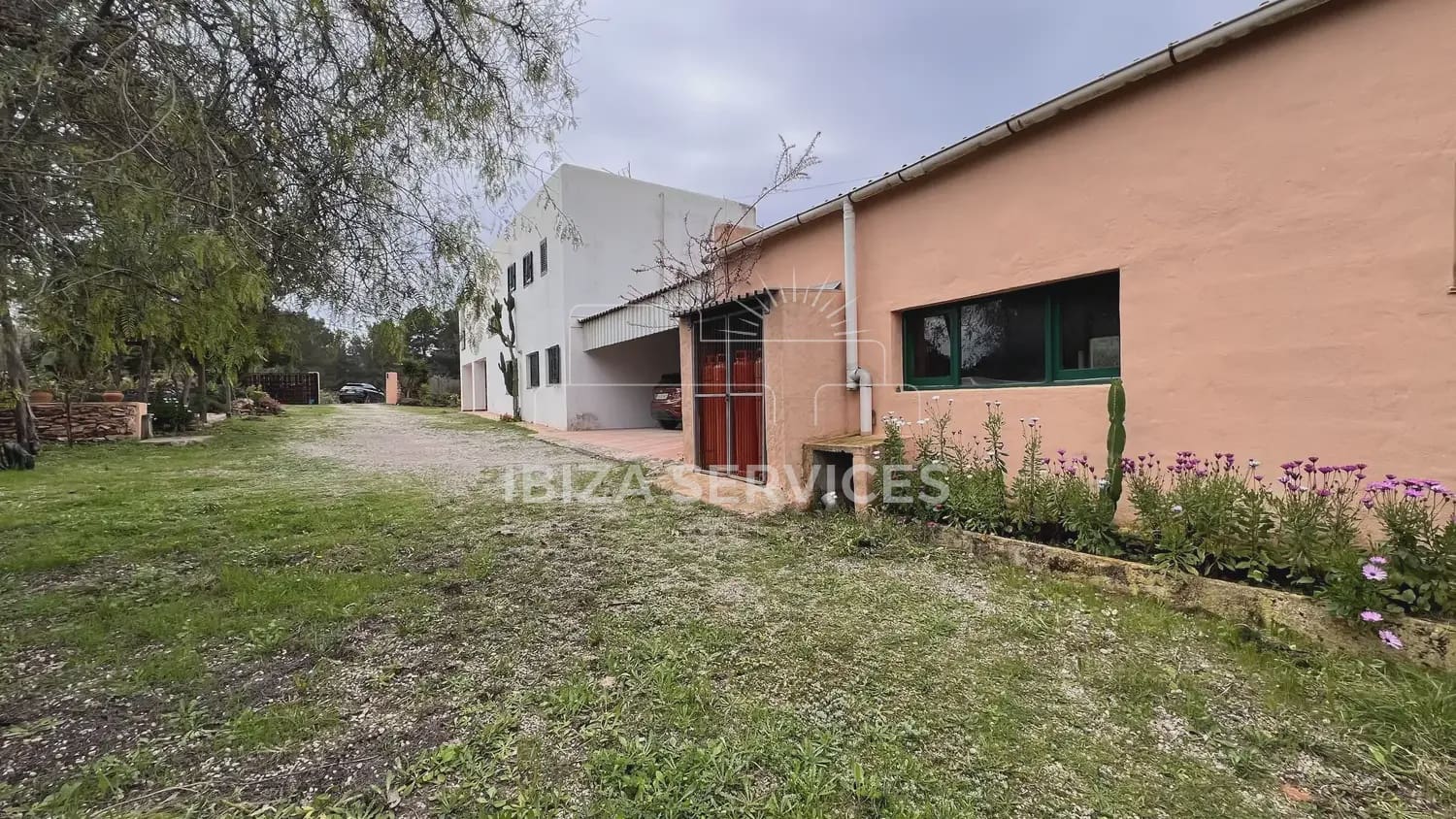 4 sypialnia Finka/Dom wiejski na sprzedaż w Sant Rafael de Sa Creu z basenem garażem - 4 465 000 € (Ref: 8895801)